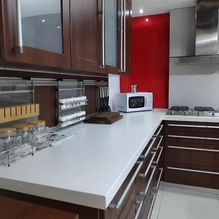 Central 2 Bedroom In