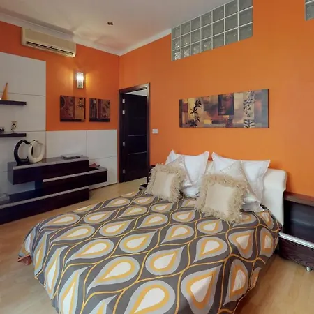 Central 2 Bedroom In