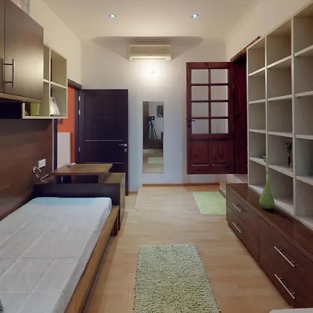 Central 2 Bedroom In * La Valette