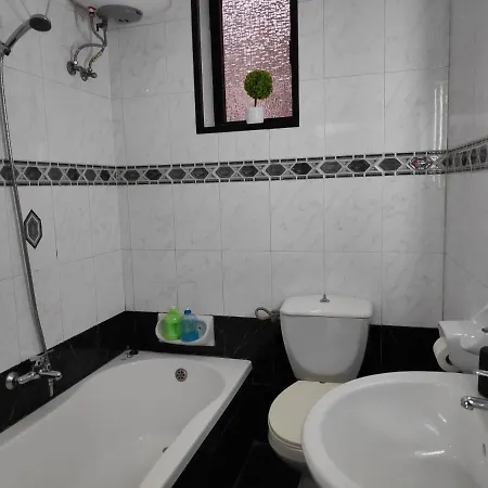 Central 2 Bedroom In Appartement *
