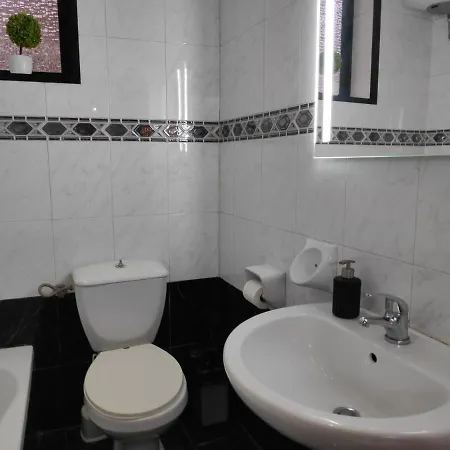 Central 2 Bedroom In